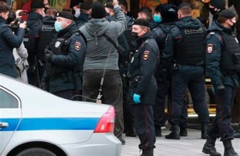 В москве начались аресты военных