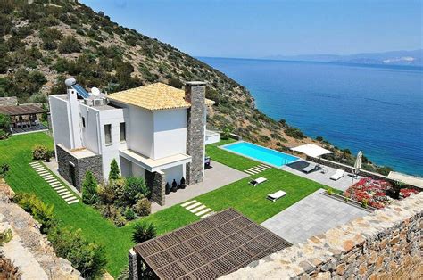 Недвижимость в греции